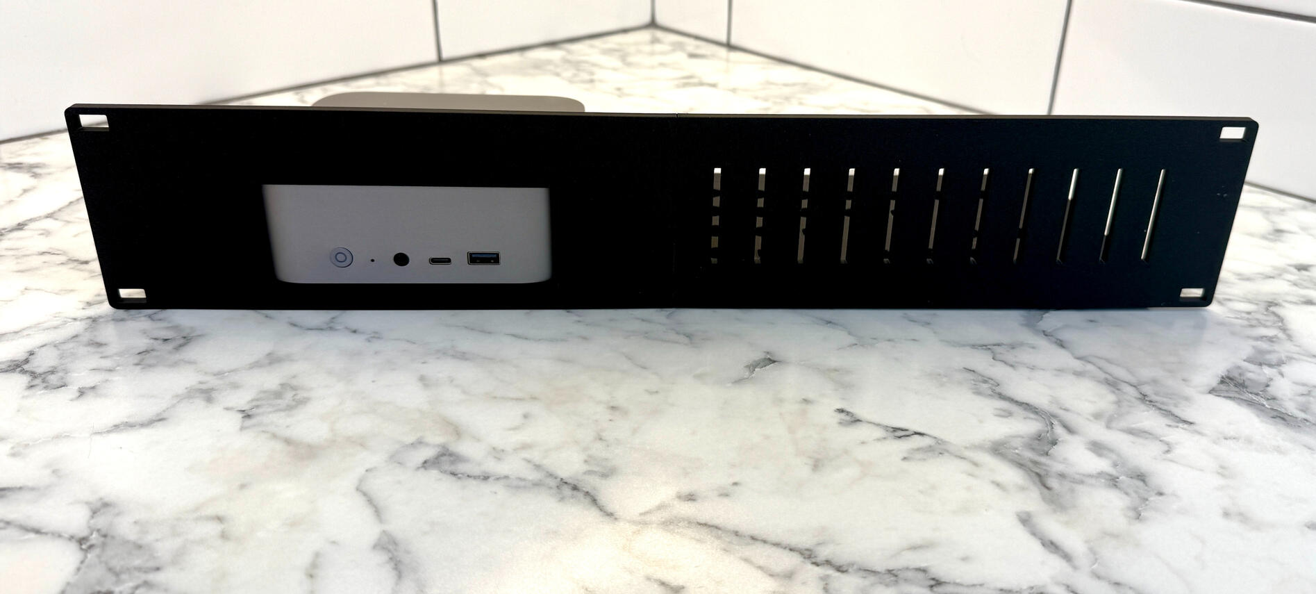 Slide Z1 - SER8 Rack Mount